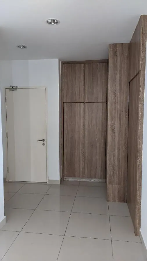 25Th At Manone Apartment George Town